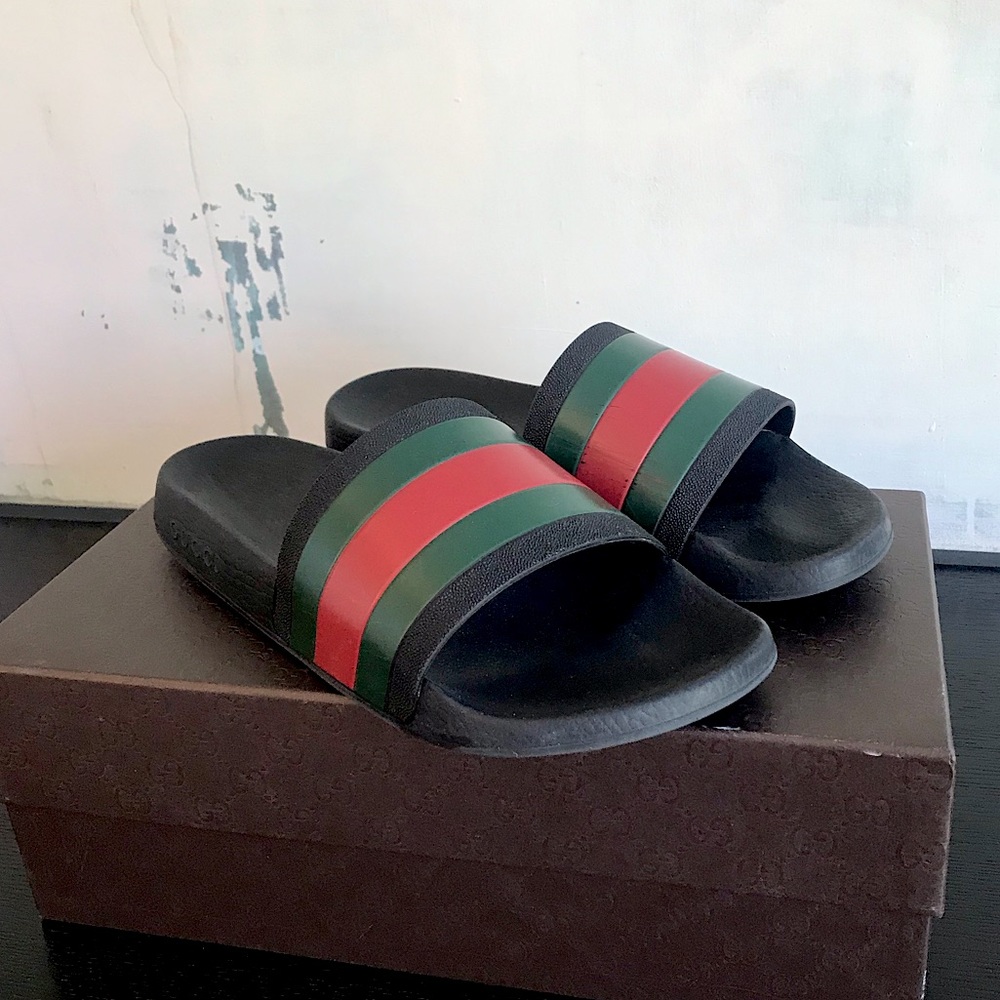 GUCCI MEN’S SLIDES SANDALS Size 10 Pre- Owned,